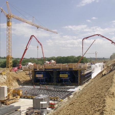 Unterflurtrasse Steinhaus