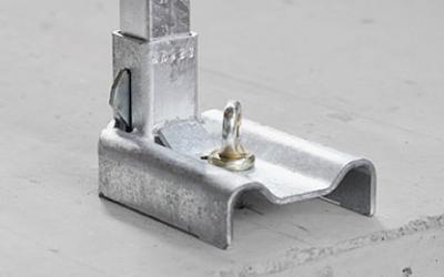 Seitenschutzsystem XP  -  Befestigung von Betondecken