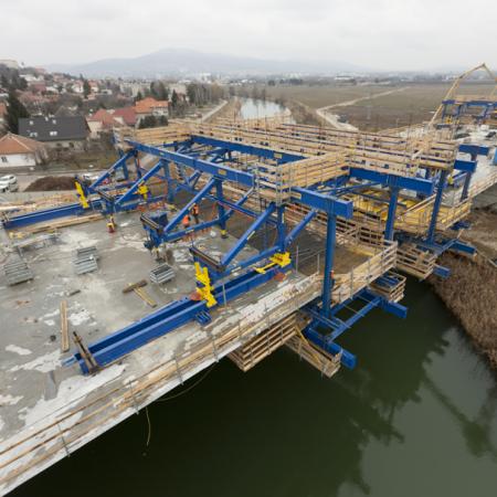 Most na rýchlostnej ceste R1 pri Nitre