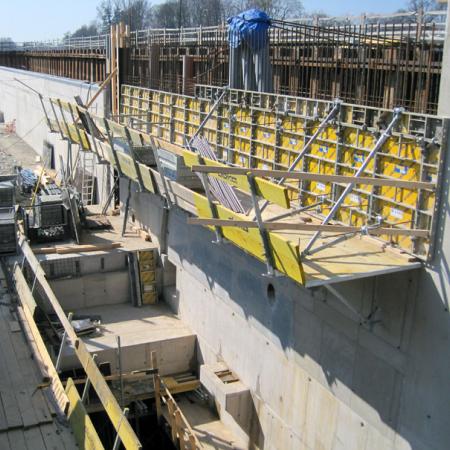 Plavební komora Hluboká nad Vltavou