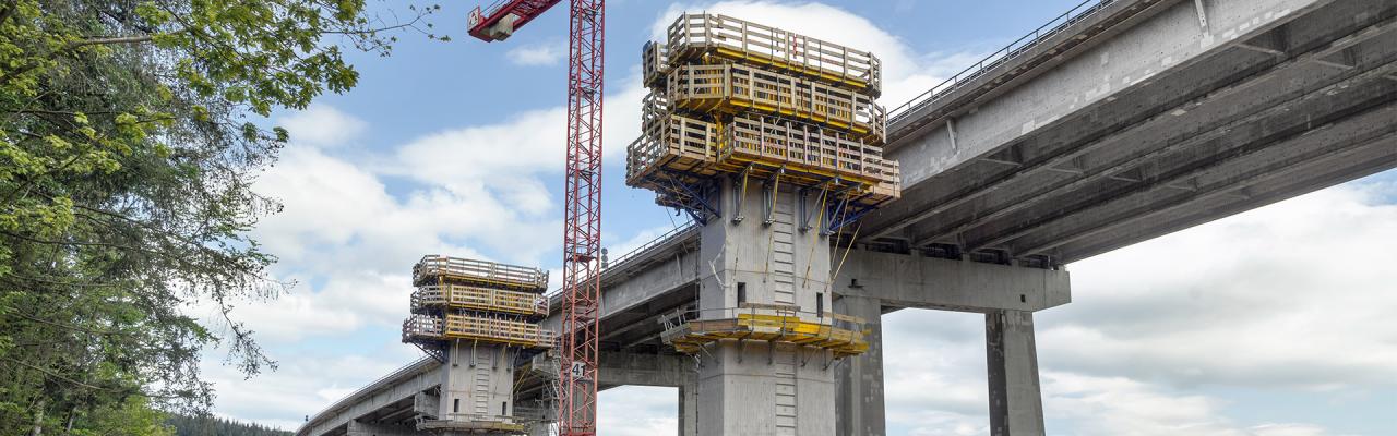 Erfolgreiches Zusammenspiel von Schalung, Engineering und Services bei Brücken- Großprojekt