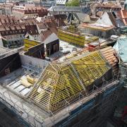 Keine Verwechslungsgefahr beim Aufbau der Dach-Schalungskonstruktion, dank BIM-basierter Schalungsplanung, aus deren Daten sich Montageplanung und Bauanleitung erstellen ließen. Copyright: Doka
