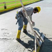 Concremote ist einfach in der Anwendung: Deckensensoren werden nach dem Abziehen des Betons eingesetzt, die Messung startet automatisch.