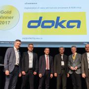 Harald Ziebula, a Doka cégsoport értékesítési és marketing részlegének vezetője átveszi az SAP Quality Award arany fokozatú díját.
<br />

<br />
Fénykép: OnlineShop3.jpg
<br />
Szerzői jog: SAP