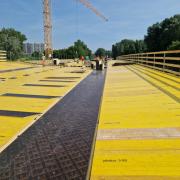 Predĺženie petržalskej električkovej trate - realizácia mostovky pomocou Doka-debnenia 