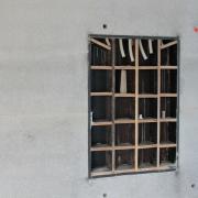Abschalungen und Aussparungen sind mit geschlossenzelligen Dichtungsbändern ausgeführt. Foto: Doka