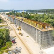 Doka Unikit je nasadený v Srbsku pri výstavbe viaduktu Čortanovci.  