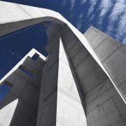 The arched pillar will form an internal artificial tree.
<br />
Photo: Fire Service Training Centre_05.jpg
<br />
Copyright: Česká Doka