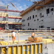 Das enge Zeitkorsett erforderte Mehrschichtbetrieb der Baustelle.