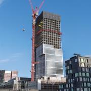 Bauzustand im Mai 2025. Mittlerweile ist der Europa-Allee-Tower fast fertiggestellt und bald bezugsfertig. Copyright: Doka