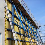 Um den engen Terminplan einzuhalten, erreichen die Betonierabschnitte bis zu 24 m Länge bei einer Betonierhöhe von 7,75 m