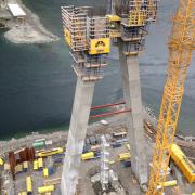 With Doka know-how, a bridge is being built over the Kåfjord in northern Norway. Nine SKE automatic climbers are being used in the construction of the 72.5 m pylon.