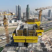 <b>Automated climbing formwork:</b>
<br />
The SKE50 plus, combined with Top 50 enabled crane-independent and steady vertical core-wall construction. [Copyright: Doka]
<br />
