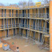 Die Trägerschalung FF20 erzeugt auf der Baustelle Abwasser-Vorbehandlungsanlage in Schwarzenbach an der Saale beste Sichtbetonqualität.