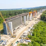 Podperný systém Doka UniKit je využiteľný pre širokú škálu stavebných konštrukcií, napr. pri dopravných projektoch, energetike alebo všade tam, kde potrebujete prenášať vysoké zaťaženia rýchlo a efektívne. 