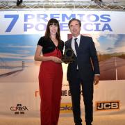 El Jefe de Maquinaria de Dragados entregó el Premio al mejor medio auxiliar por Doka Concremote. Lo recogió Lorena Lorenzo, Resp. Marketing de Doka Ibérica.
