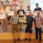 Top-Ausbildung bei Doka! Die Ausbilder Helmut Gruber, Igor Jukic und Josef Sponseiler gemeinsam mit ihren prämierten Lehrlingen Jonathan Schachenhofer, Andre Leonhartsberger, Alexander Dorninger, Niklas Kühr und Jürgen Windhager