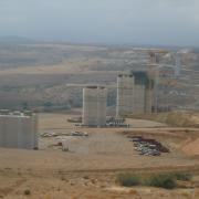 Vista d’insieme del grande “viadotto Eccezionale” in costruzione in Algeria: sarà uno dei viadotti con pile più alte al mondo; tecnologia Doka. Foto: Doka