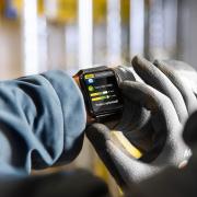 A több viselhető készülékkel is kompatibilis Concremote rendszert úgy terveztük, hogy a helyszíni csapatok a lehető legkorábban hozzáférjenek az adatokhoz a digitális eszközeiken. 
<br />

<br />
Szerzői jog: Doka