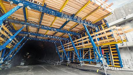 Tunnelformvagn DokaCC