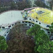 Amoeba-like, the new AWO-Föhrenpark retirement home nestles among old-growth trees.
<br />
Copyright: Arge Föhrenpark.