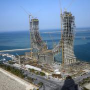 A cofragem autotrepante Doka SKE50 e o sistema trepante 150F foram utilizados para a construção dos núcleos de construção.
<br />

<br />
Foto: Katara Towers_2.jpg
<br />
Copyright: HBK Contracting Company
<br />
