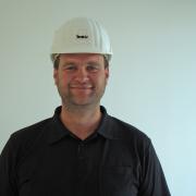 Bauleiter Dipl.-Ing. Thomas Schaffer von der ausführenden Baufirma Massivbau lobt die gute Zusammenarbeit mit der Doka-Niederlassung Klagenfurt.
